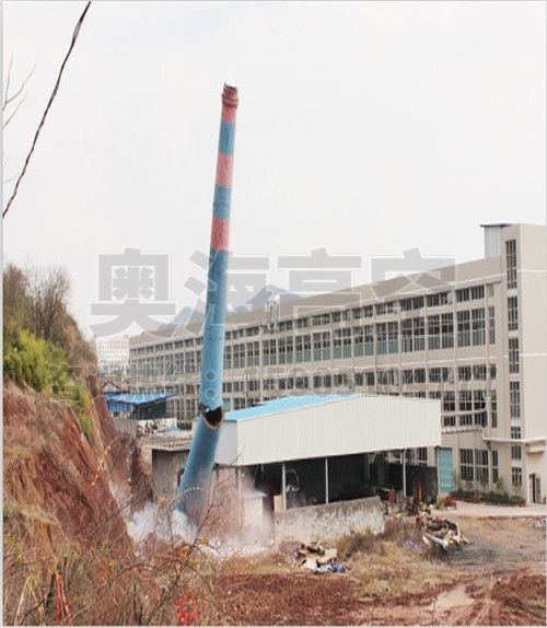 45米磚煙囪定向爆破